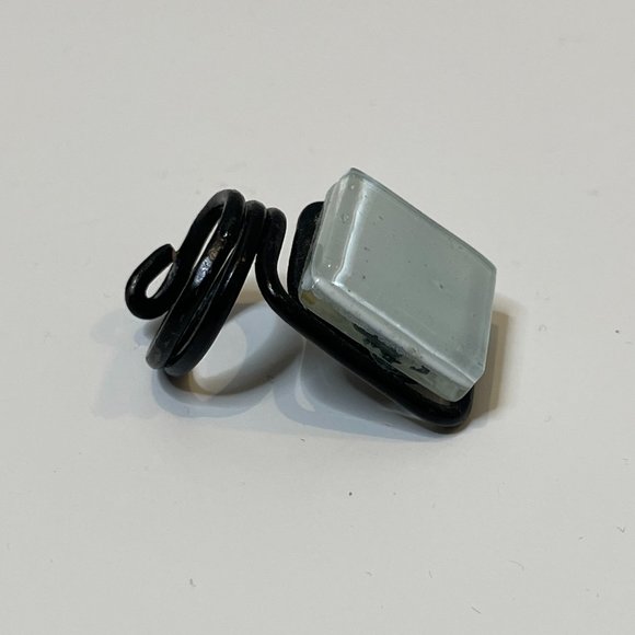 Handmade Chilean Oversized Statement Ring Black and White - Picture 6 of 7